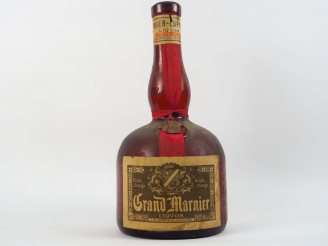 Vente aux enchères 1 VIEUX FLACON (6,4 L) GRAND MARNIER TRIPLE ORANGE