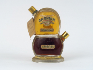 Vente aux enchères 2 FLACONS GARNIER : 1 LIQUEUR D'OR - 1 ABRICOTINE