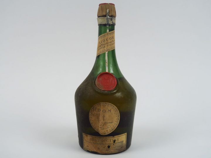 1 TRES VIEILLE BOUTEILLE BENEDICTINE 'DOM' 43° - BS/EA