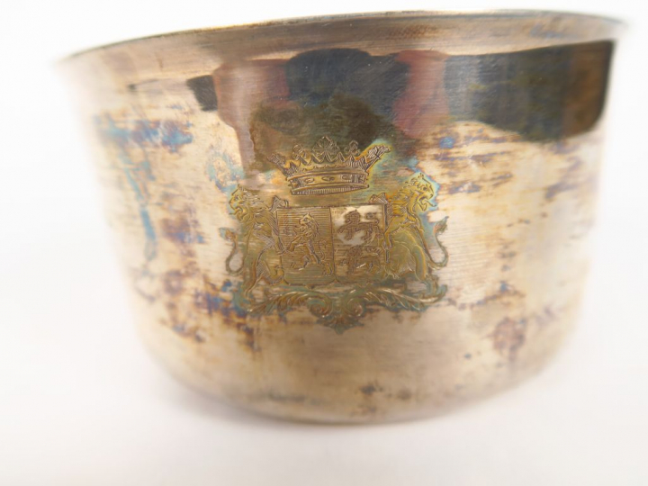 Casserole en argent, poinçon Vieillard, manche en bois noirci. Poids t