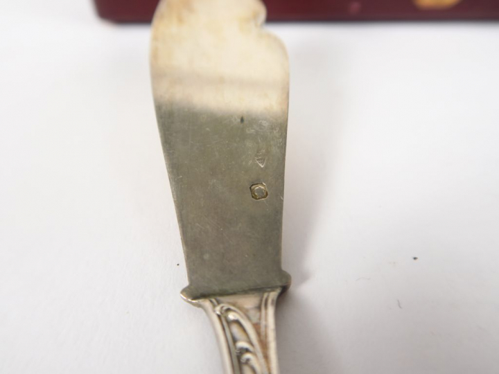 Service à hors d'oeuvre de style rocaille en argent, poinçon Minerve. 