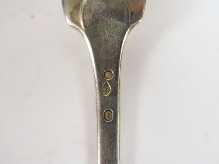 Couverts en argent, poinçon Vieillard, modèle uniplat, monogrammés. . 