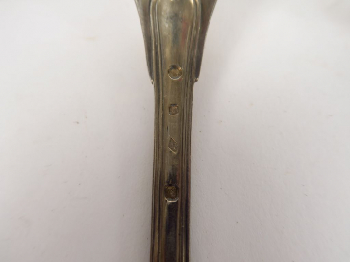 Partie de ménagère en argent, modèle à filet, monogrammée, poinçons dé