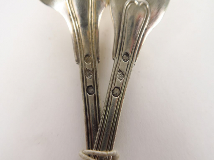 Partie de ménagère en argent, modèle à filet, monogrammée, poinçons dé