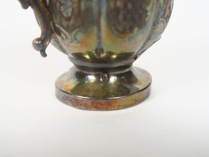 Tasse et sous-tasse en argent, poinçon Minerve.  Poids. 100 gr