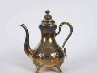 Vente aux enchères Verseuse Napoléon III en argent, poinçon Minerve .  Poids. 460 gr  (ac