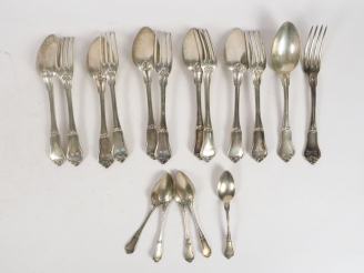 Vente aux enchères Six couverts Napoléon III en argent, poinçon Minerve.  Poids. 1000 gr 