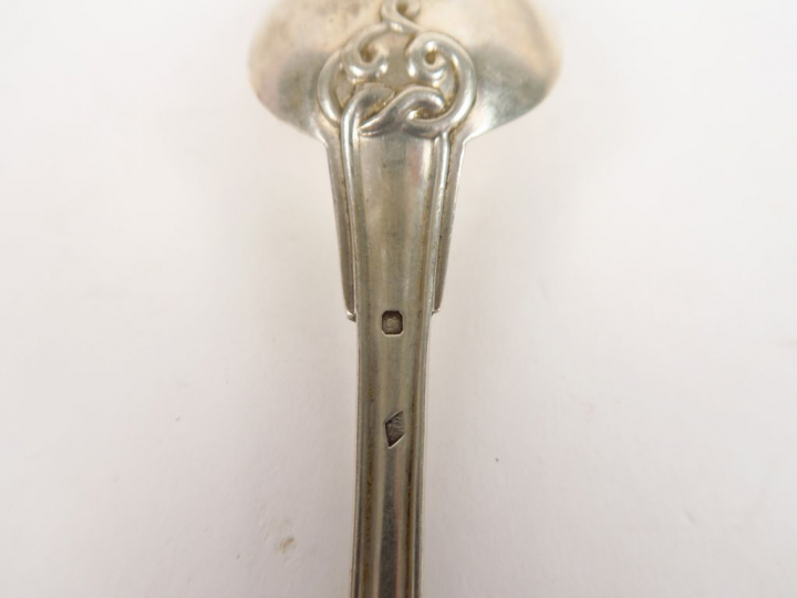 Six couverts Napoléon III en argent, poinçon Minerve.  Poids. 1000 gr 