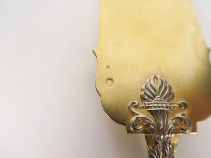 Service à glace de style Empire en argent et vermeil poinçon Minerve, 