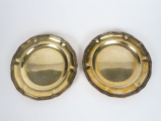 Vente aux enchères Paire de jattes Napoléon III de style Louis XV en argent, poinçon Mine