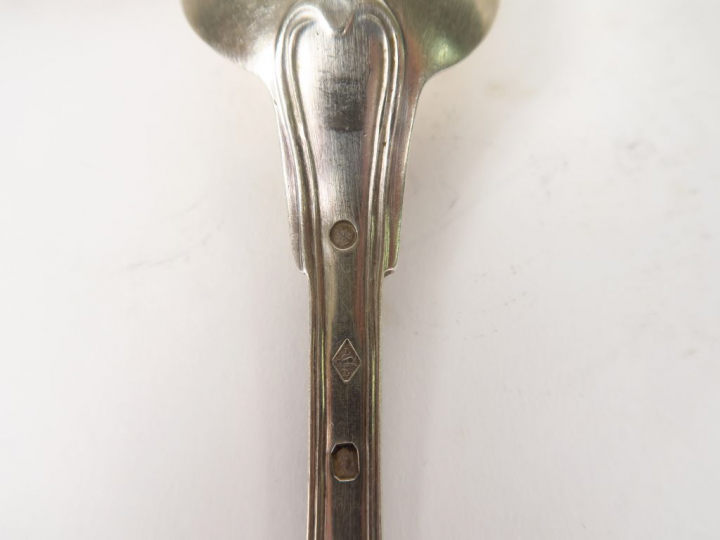 Dix-huit grands couverts en argent, poinçon Vieillard (12) ou Minerve 