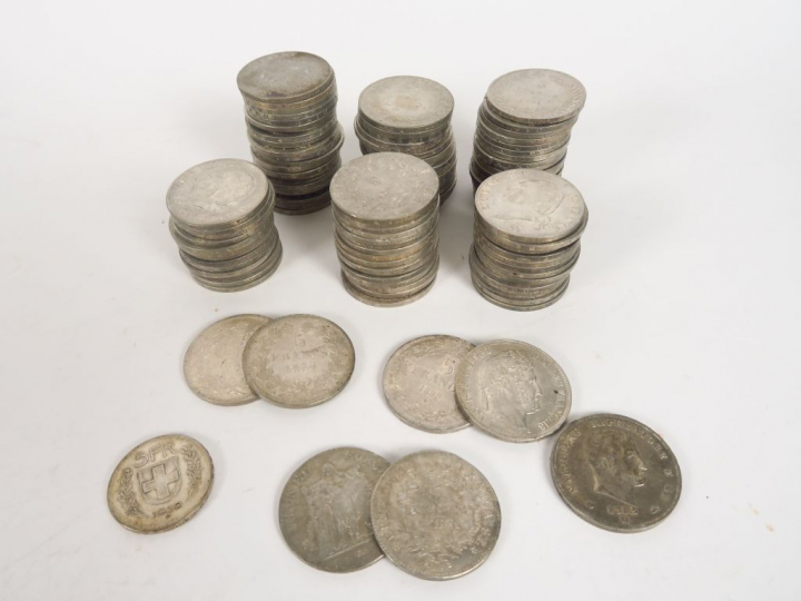 Lot de pièces en argent.  Poids. 2600 gr