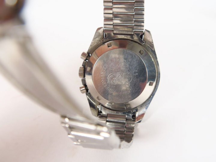 OMEGA. Speedmaster Chronographe bracelet en acier. Boîtier fond vissé.