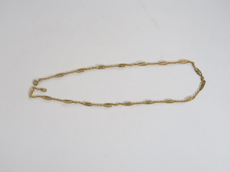 Vente aux enchères Chaine en or, filigranée.  Poids. 7 gr