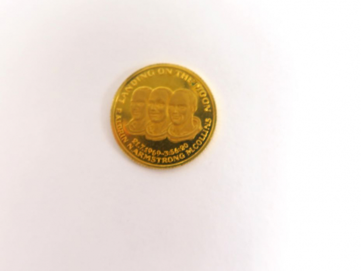 Médaille en or.  Poids. 1,5 gr