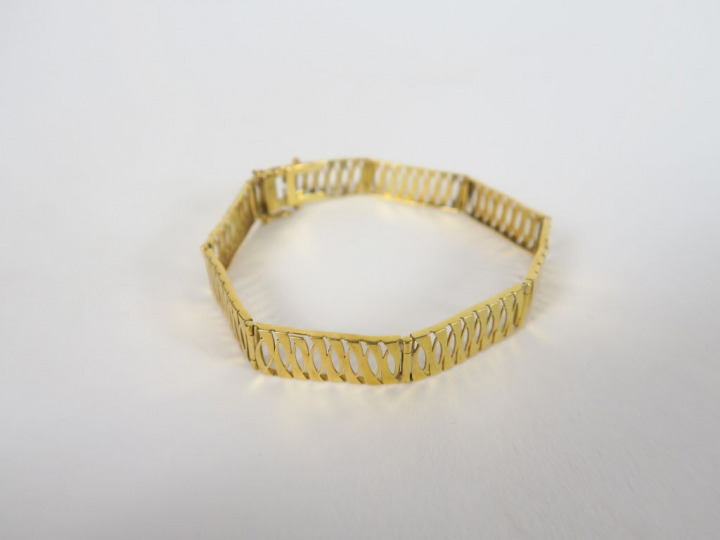 Bracelet en or, maille ajourée.  Poids. 12,6 gr