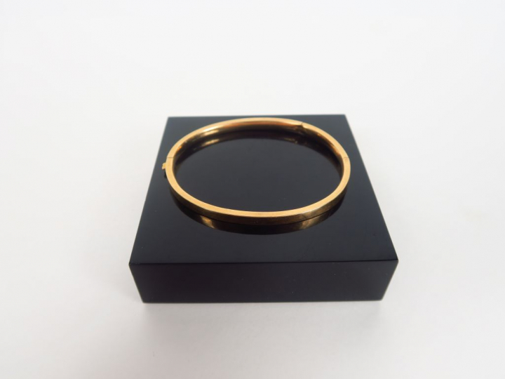 Petit bracelet jonc en or. Poids. 5,5 gr