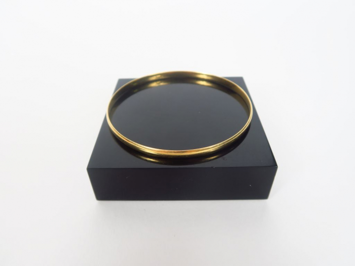 Bracelet jonc en or jaune. Poids. 12 gr