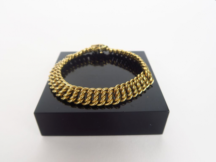Bracelet souple en or jaune, maille américaine.  Poids. 18,12 gr