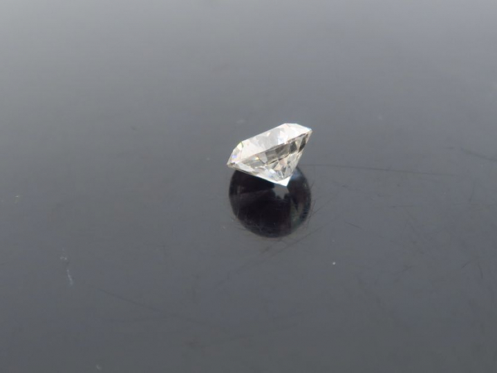 Diamant sur papier de 0,71 cts env. F. SI 2 avec certificat Internatio