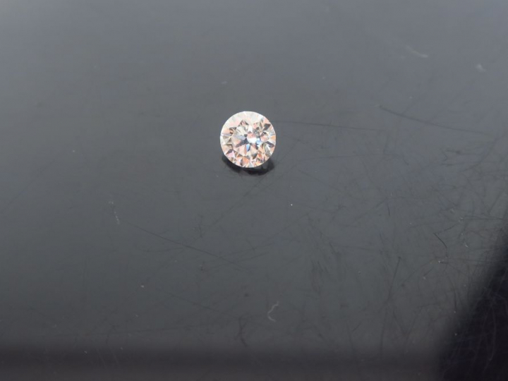 Diamant sur papier de 0,50 cts env. F VS2 avec certificat G.I.A n° 724