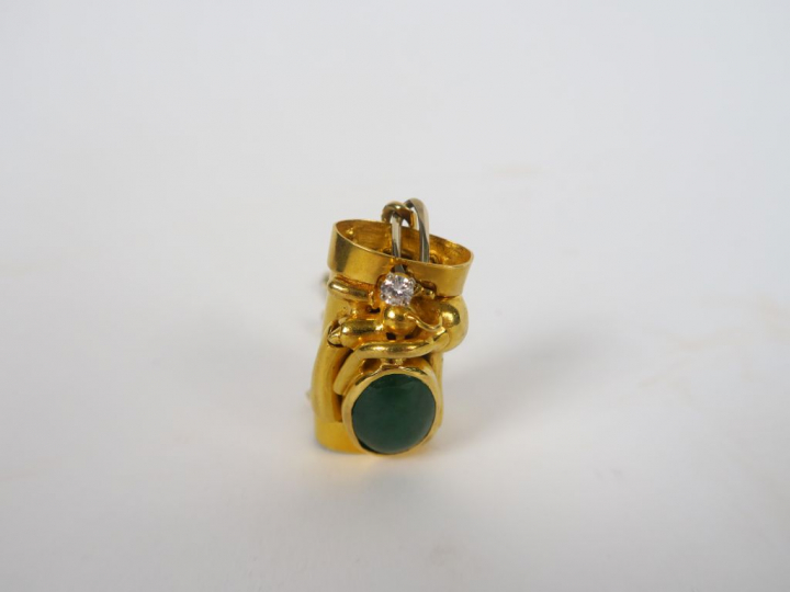 Fernand DEMARET.  Bijou d'artiste en or, brillant et pierre dure en ca