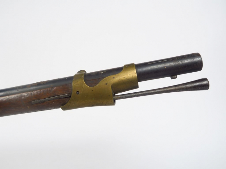  Fusil réglementaire Français anciennement à silex transformé à percus