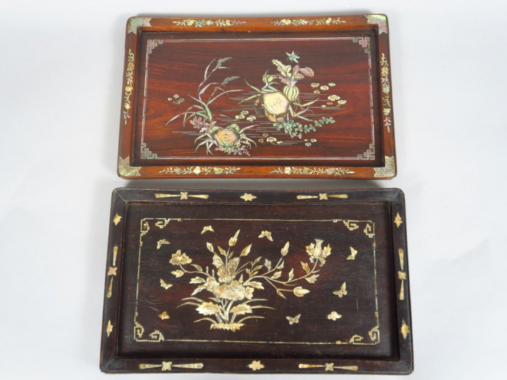 Lot comprenant : - un coffret en bois de rose et incrustations de nacr