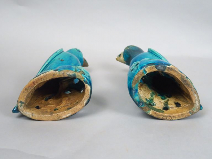 Couple de perruches en céramique émaillée turquoise. Chine, XIXème siè