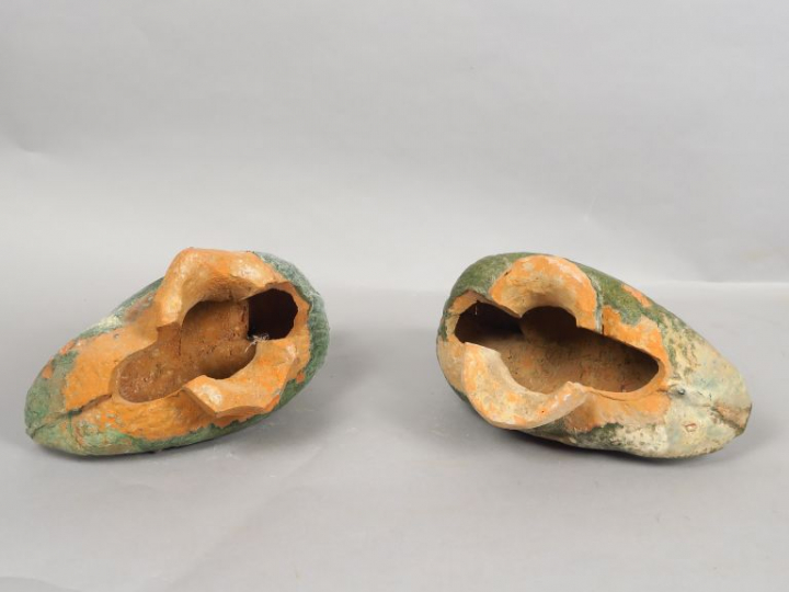 Couple de canards en terre cuite émaillée vert. Chine, Canton, fin XIX