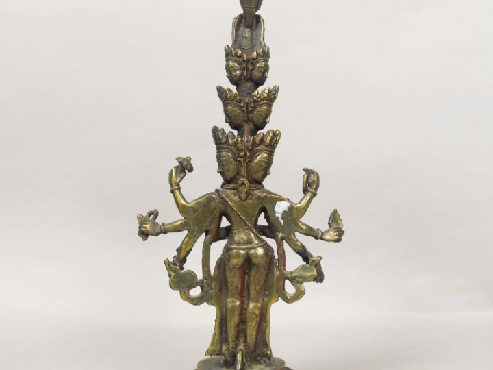 Sujet en alliage de cuivre représentant Aryâvalokiteshvara à onze tête