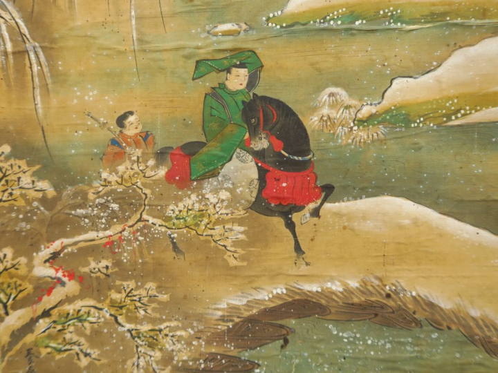 Kakemono au lavis et couleurs sur soie représentant un jeune homme à c