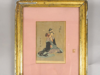 Vente aux enchères Ensemble comprenant trois estampes japonaises. 19,5 x 30 cm 27 x 17,5 