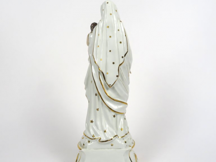 Sculpture XIXème en porcelaine blanche et dorée "Vierge à l'enfant" H.