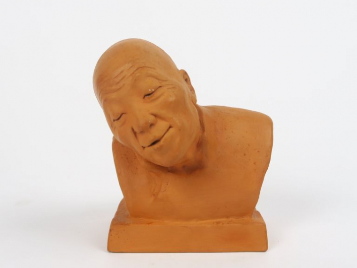 	G. HAUCHECORNE. "Portrait de chinois". Statuette en terre cuite. Sign