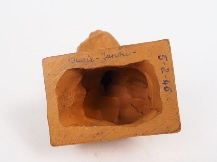 	G. HAUCHECORNE. "Portrait de chinois". Statuette en terre cuite. Sign