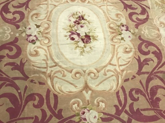 Vente aux enchères Grand tapis d'aubusson Napoléon III à décor de guirlandes de fleurs (u
