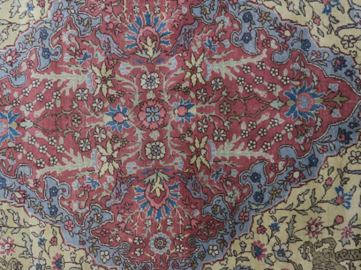 Grand tapis d'orient en soie