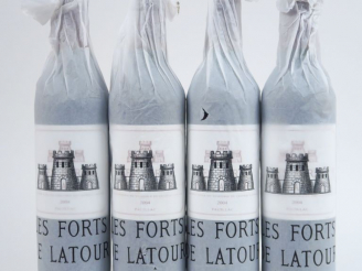Vente aux enchères 4 BOUTEILLES LES FORTS DE LATOUR PAUILLAC - 2004