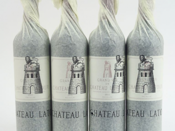 4 BOUTEILLES CHÂTEAU LATOUR 1er GCC PAUILLAC - 2011 - CBO