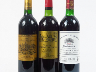 Vente aux enchères 3 BOUTEILLES MARGAUX : 1 CHÂTEAU DUFORT VIVENS GCC 1982 HEP - 1 CHÂTEA
