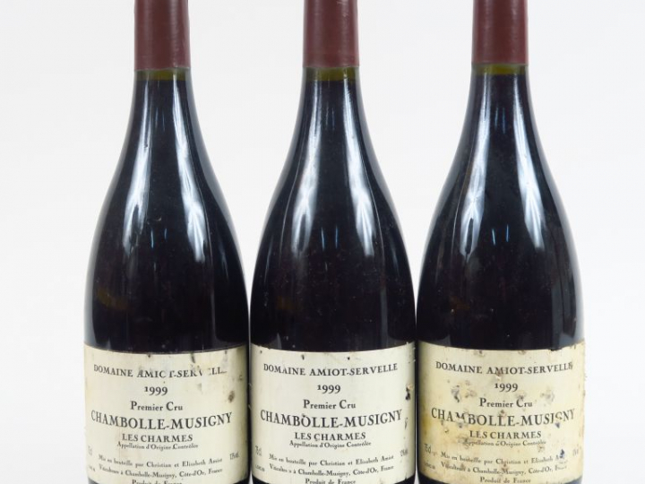 3 BOUTEILLES CHAMBOLLE 1er CRU 'LES CHARMES' AMIOT SERVELLE - 1999 - E
