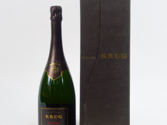 Vente aux enchères 1 BOUTEILLE CHAMPAGNE KRUG - 1996 - COFFRET