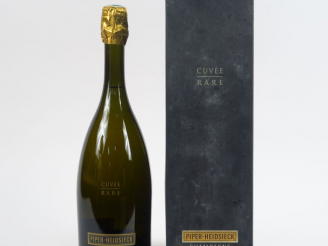 Vente aux enchères 1 BOUTEILLE CHAMPAGNE PIPER HEIDSIECK 'CUVEE RARE' - COFFRET