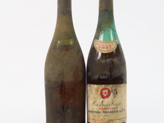 Vente aux enchères 2 BOUTEILLES HERMITAGE A. ROCHETTE - 1937 - 1 PRESUMEE/1 à 6 CM/1 à 7 