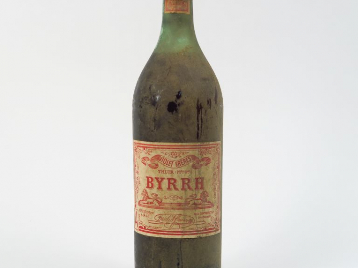 1 VIEILLE BOUTEILLE BYRRH VIOLET FRERES - CAPS ETAIN/BOUCHON LIEGE/BS