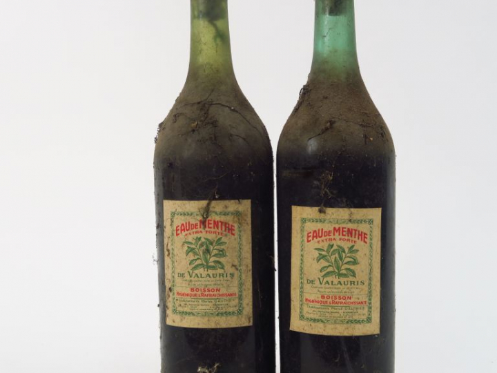 2 VIEILLES BOUTEILLES EAU DE MENTHE EXTRA FORTE VALLAURIS