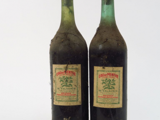 Vente aux enchères 2 VIEILLES BOUTEILLES EAU DE MENTHE EXTRA FORTE VALLAURIS