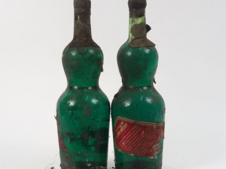 Vente aux enchères 2 VIEILLES BOUTEILLES PEPPERMINT GET 27 - EA