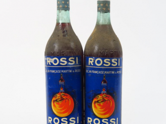 Vente aux enchères 2 VIEILLES BOUTEILLES GENTIANE ROSSI MARTINI